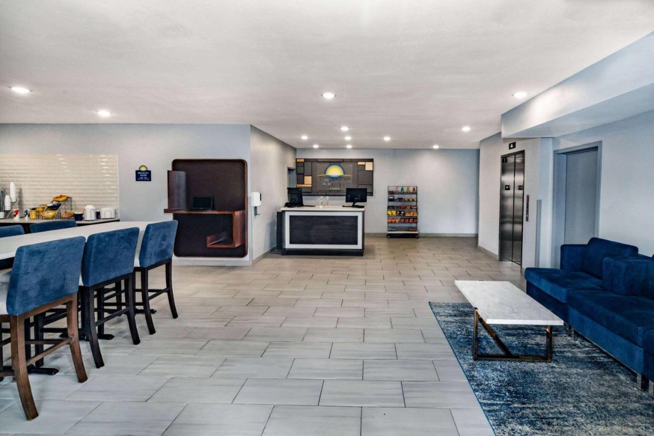 Days Inn & Suites By Wyndham Horn Lake - Memphis Graceland Εξωτερικό φωτογραφία
