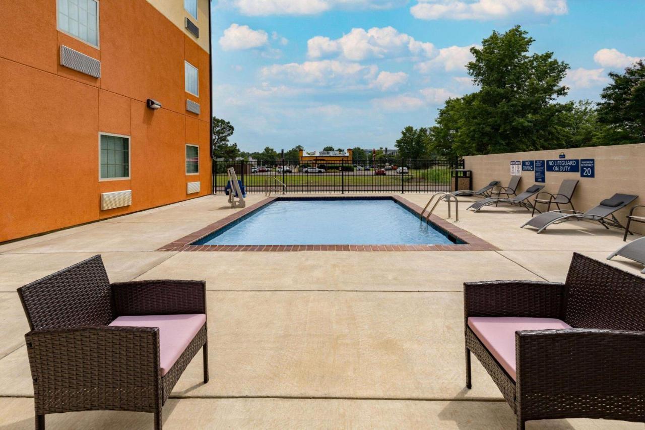 Days Inn & Suites By Wyndham Horn Lake - Memphis Graceland Εξωτερικό φωτογραφία