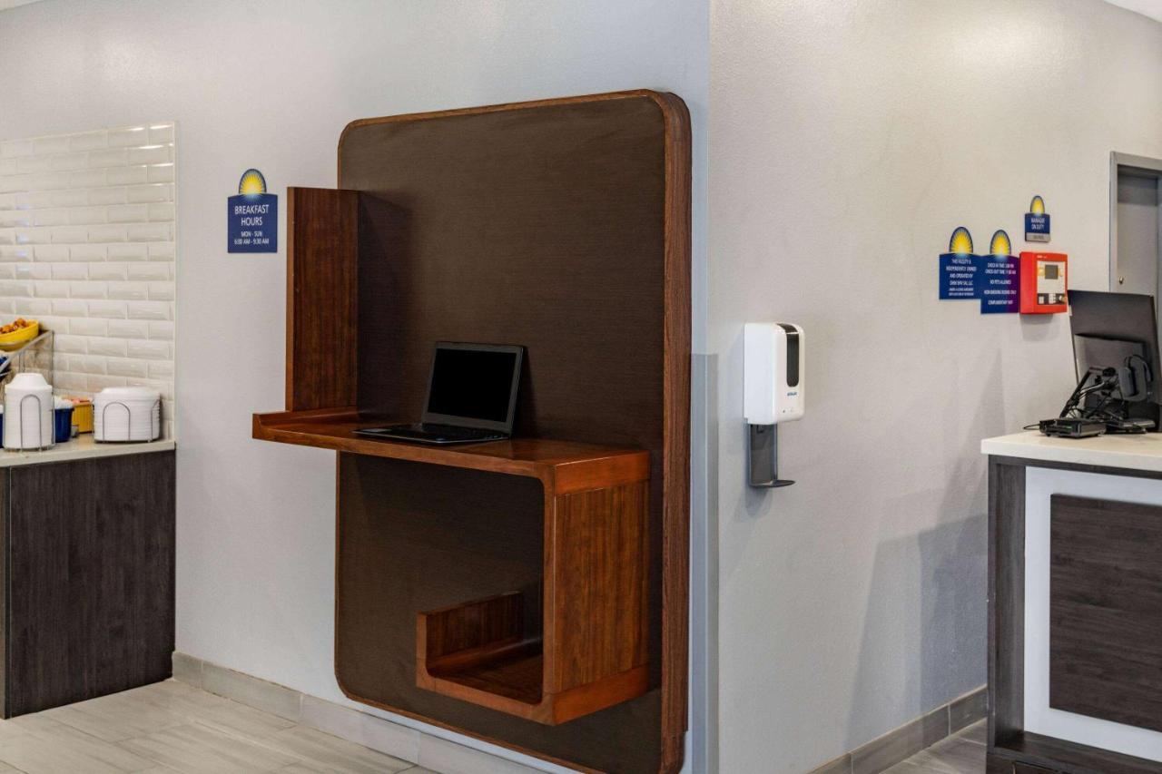 Days Inn & Suites By Wyndham Horn Lake - Memphis Graceland Εξωτερικό φωτογραφία