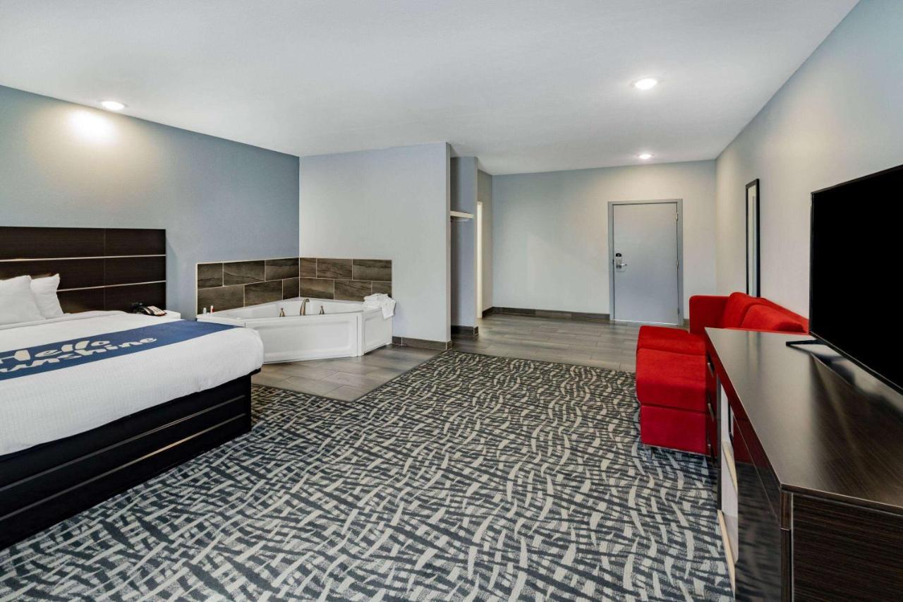 Days Inn & Suites By Wyndham Horn Lake - Memphis Graceland Εξωτερικό φωτογραφία